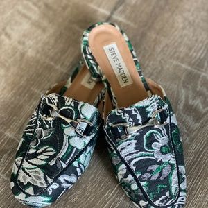 Steve Madden Chess Mules-Green and Black